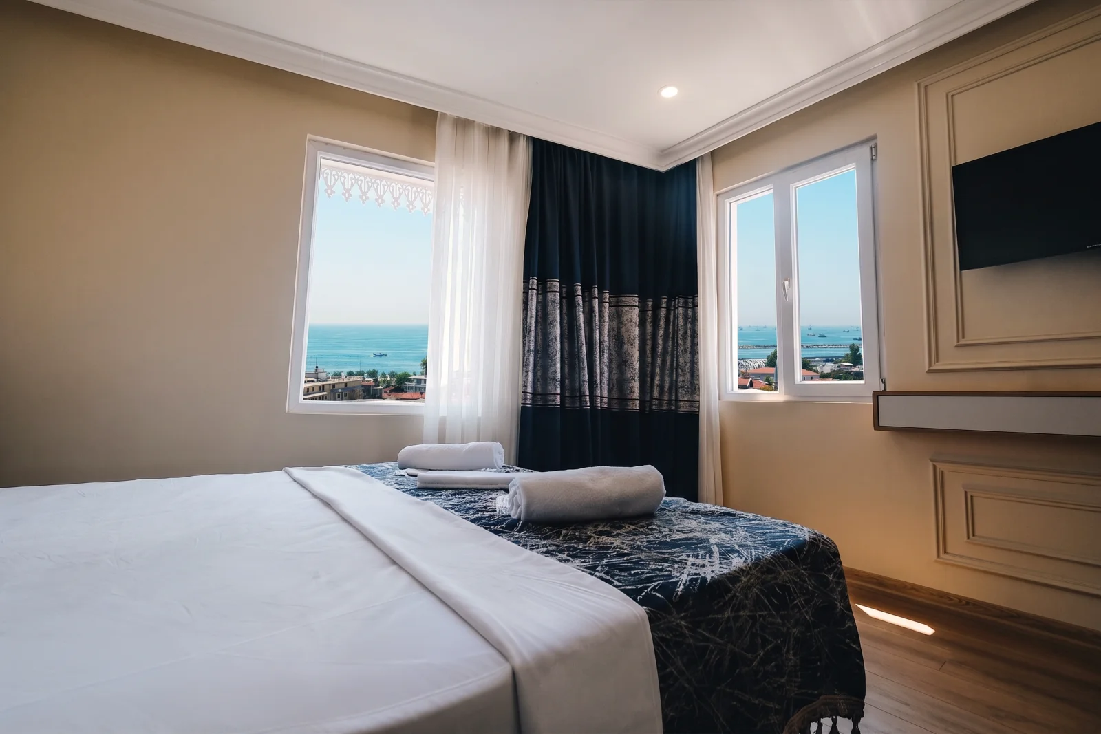 The Laila Hotel Deniz Manzaralı Oda